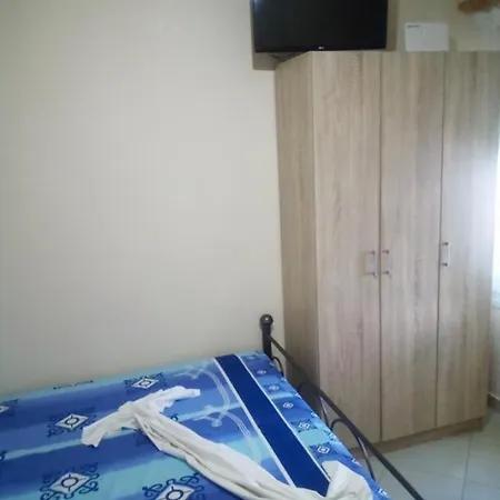 Holiday home Navy House *